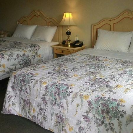 Round-Up Motel Clinton Bagian luar foto