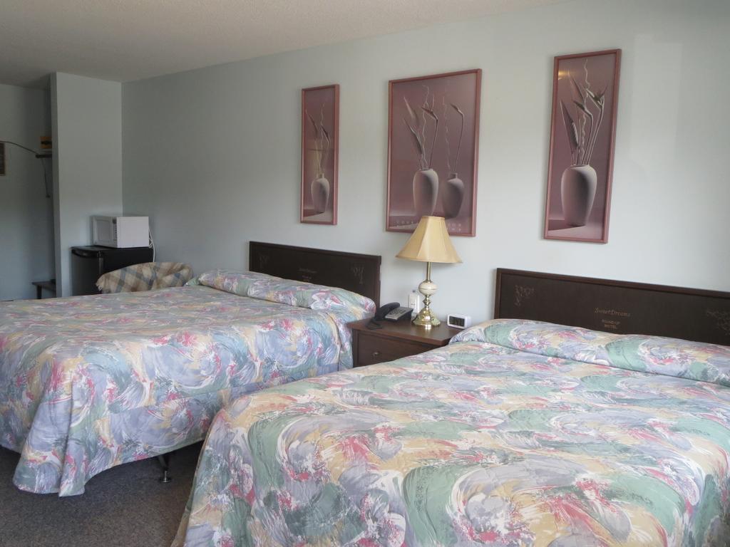 Round-Up Motel Clinton Bagian luar foto