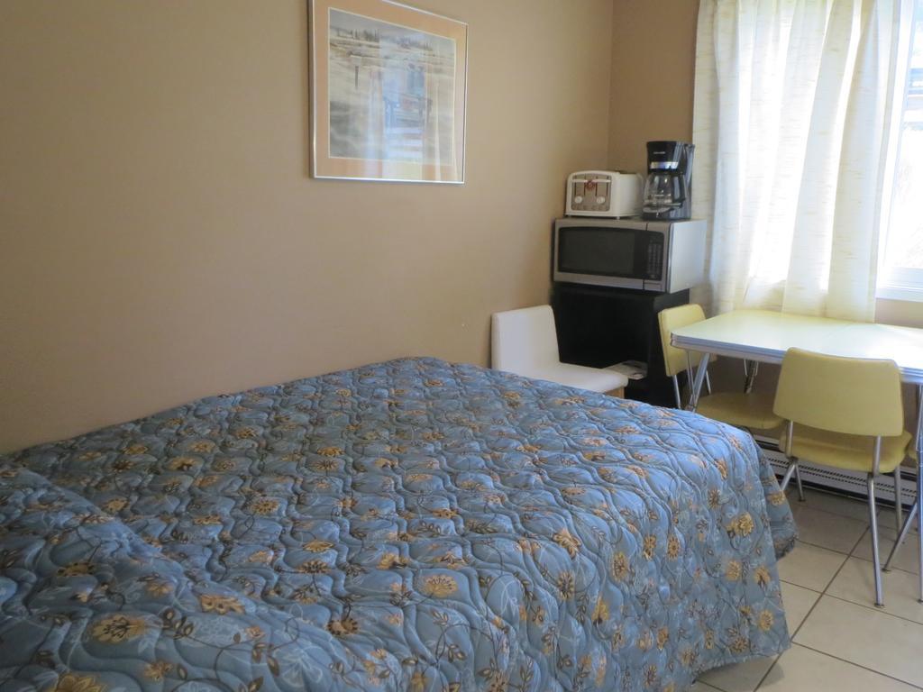 Round-Up Motel Clinton Bagian luar foto
