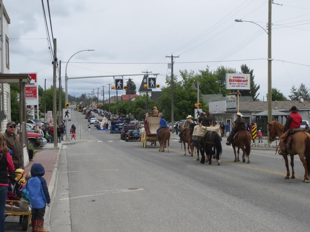 Round-Up Motel Clinton Bagian luar foto