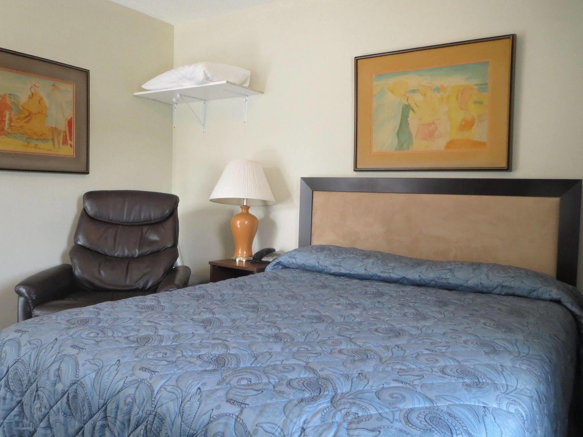 Round-Up Motel Clinton Bagian luar foto